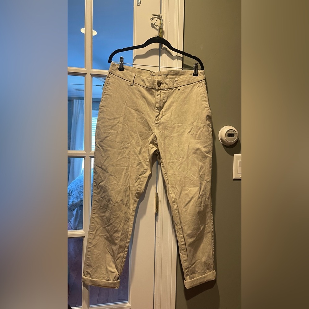 Men's Old Navy khaki Pants.